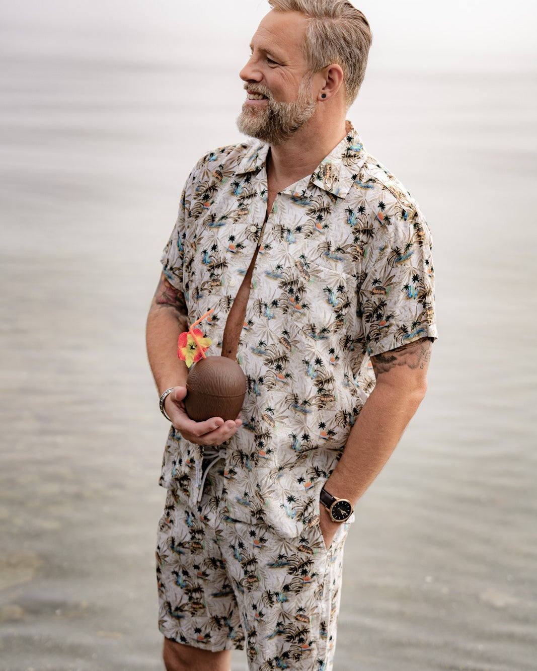 Chemise hawaïenne en lin avec imprimé plage en beige (art. 2546-BS)