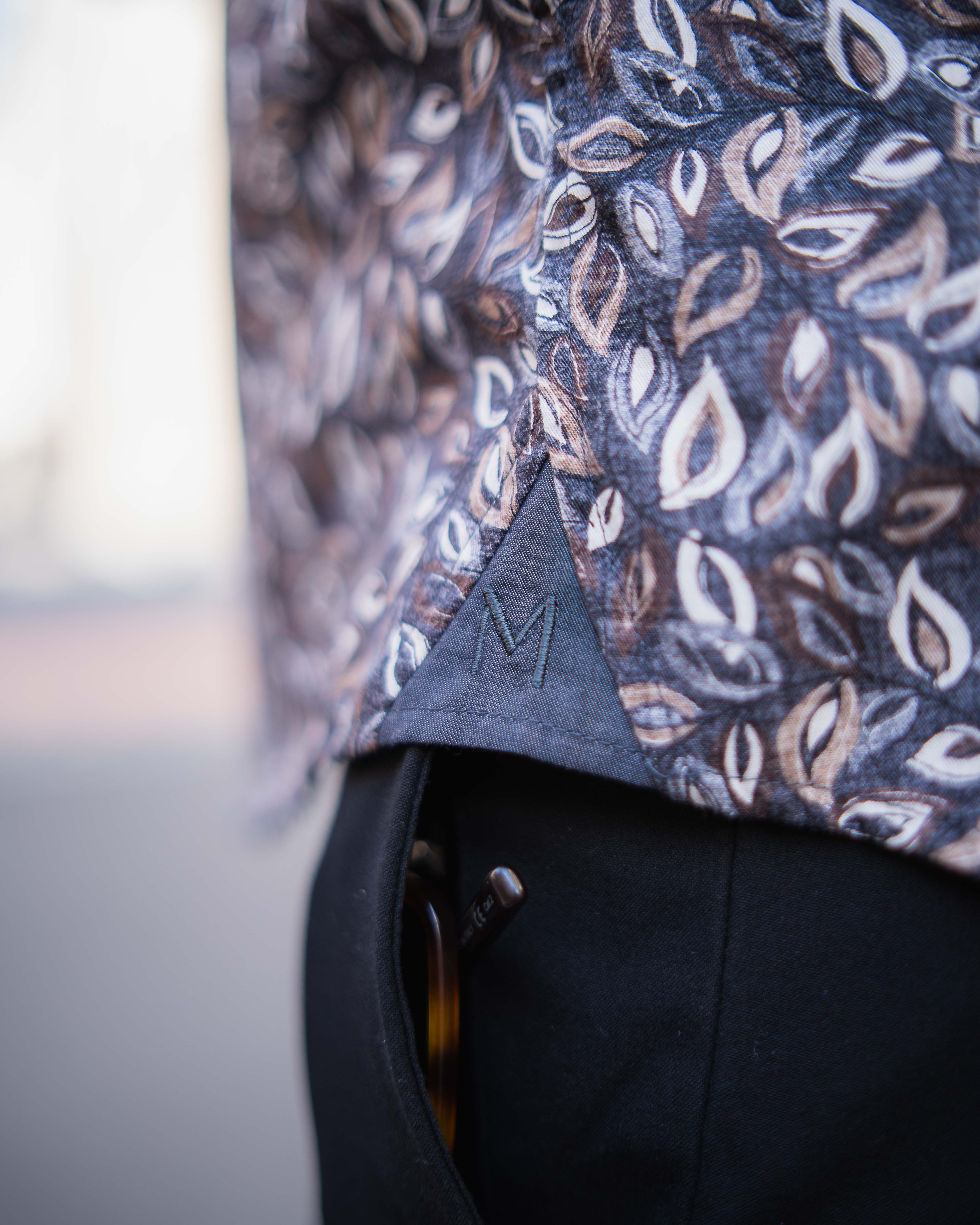 Freizeithemd mit Grafikprint in Braun (Art. 2722-C)