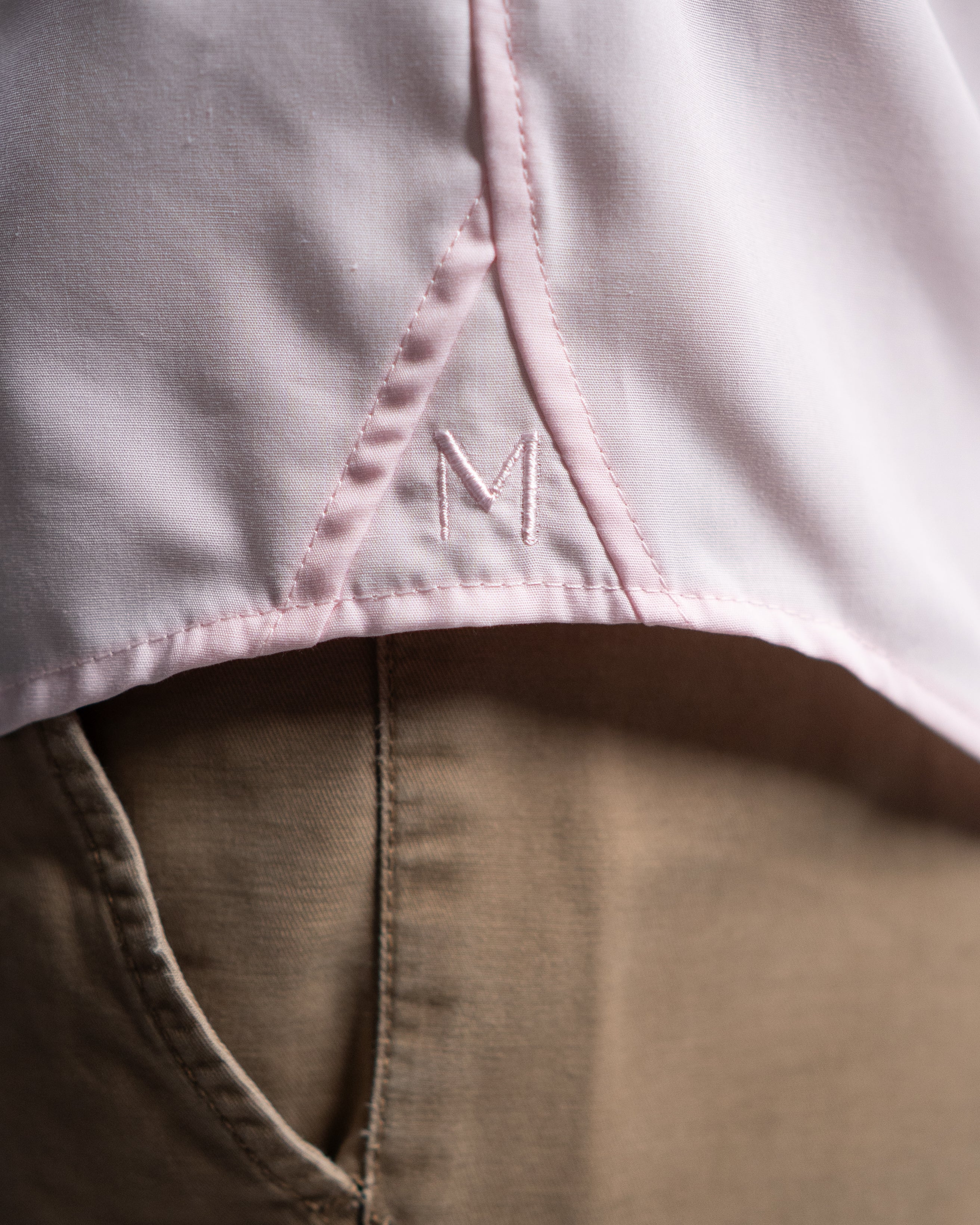 Easy-iron casual shirt with print pattern in collar and cuff in pink (item 1015-C)