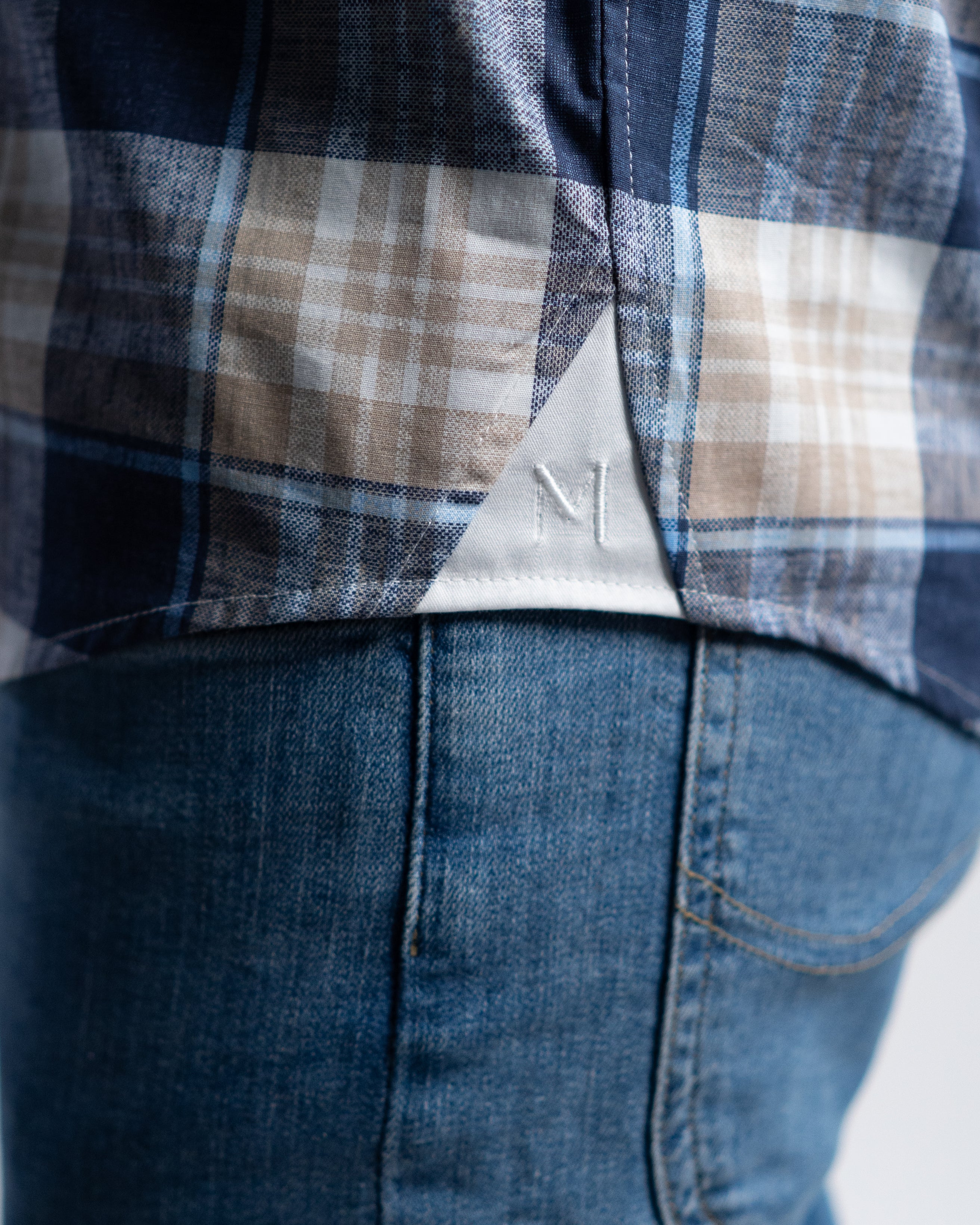 Casual shirt with check pattern in beige/navy (Art. 2244-C)