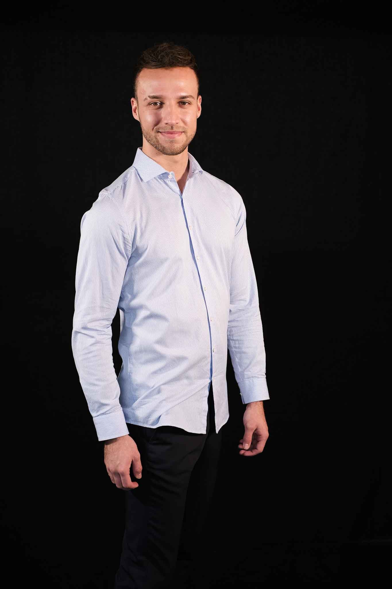 Chemise d'affaires de haute qualité à rayures bleu clair (art. 1131)