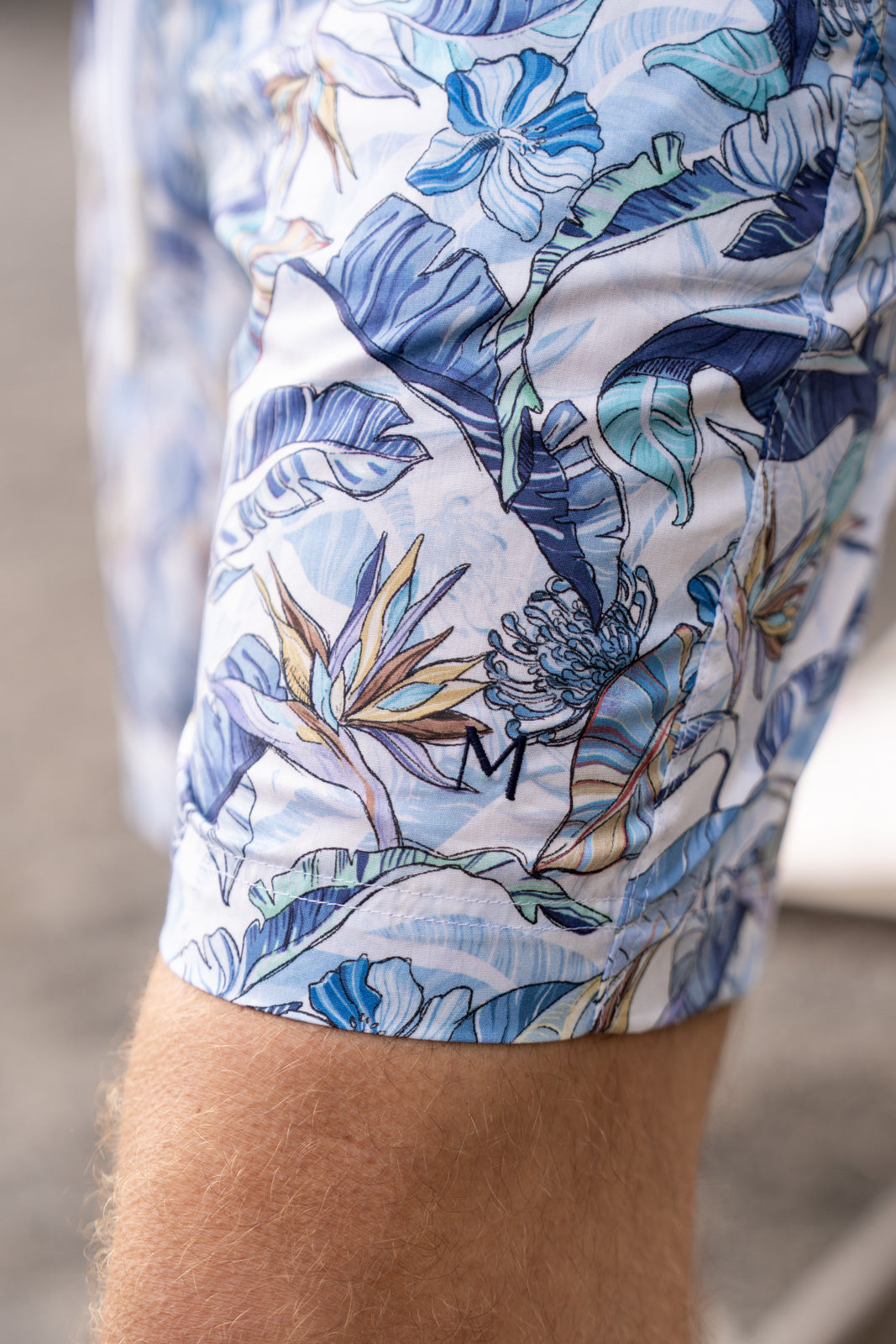 Short hawaïen avec imprimé floral en bleu (art. 2622-SH)