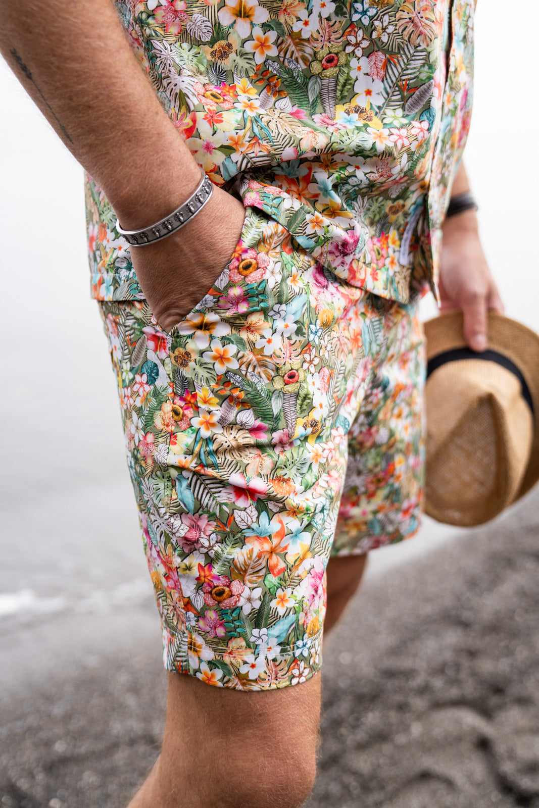 Hawaii-Shorts mit farbigem Blumenprint (Art. 2624-SH)