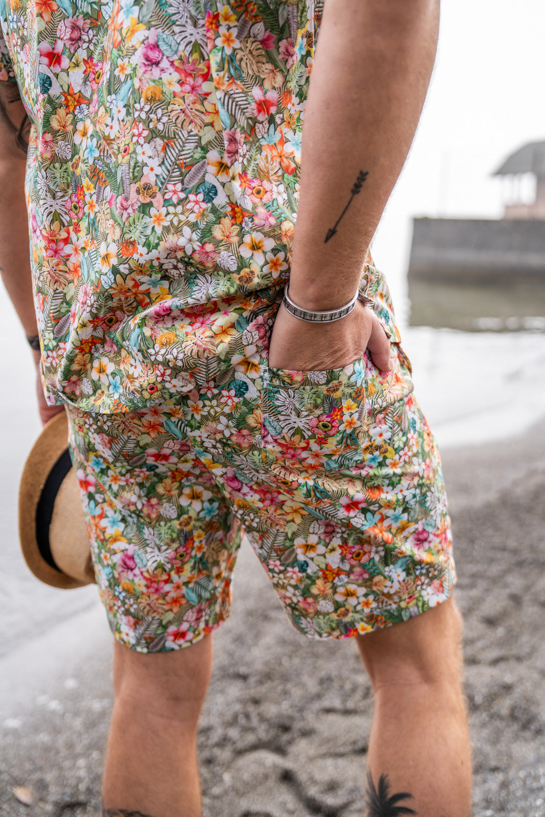 Hawaii-Shorts mit farbigem Blumenprint (Art. 2624-SH)