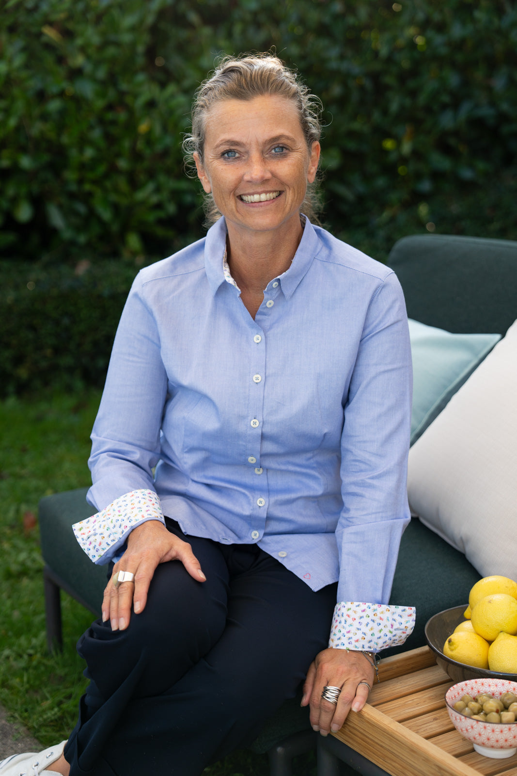 Blouse SOPHIE avec motif imprimé dans le col et les poignets en bleu (art. 2155D-S)