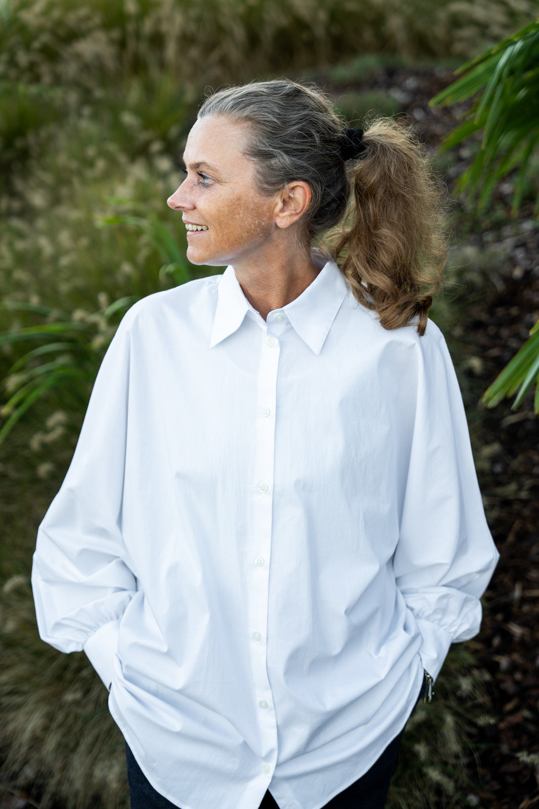 Fashionable blouse AMÉLIE with batwing sleeves in white (Art. 1001D-A)