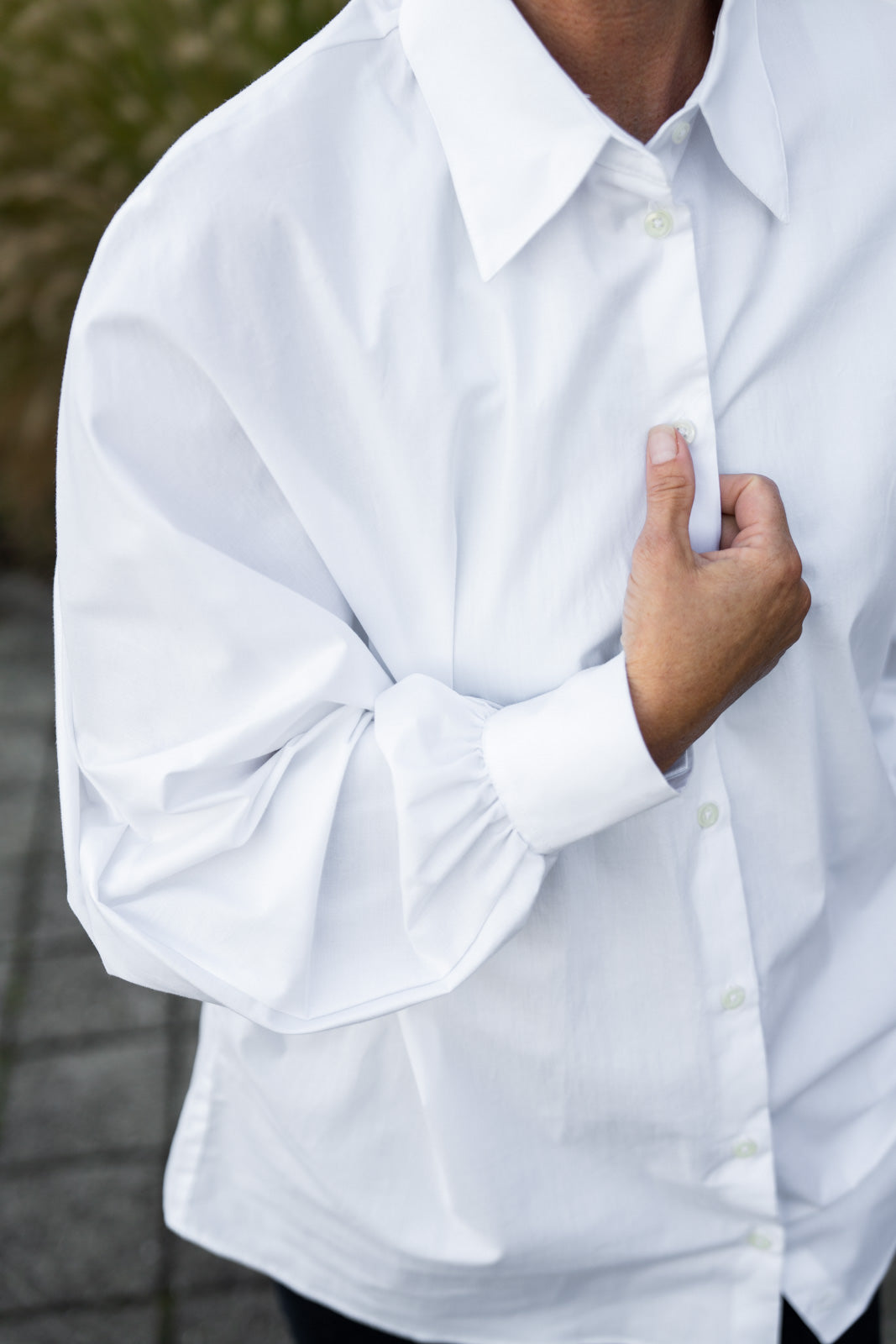 Fashionable blouse AMÉLIE with batwing sleeves in white (Art. 1001D-A)