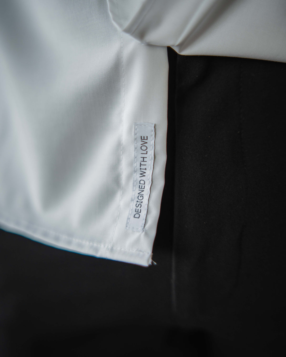 Chemise décontractée facile à repasser avec motif imprimé dans le col et les poignets en blanc (art. 1011-C)