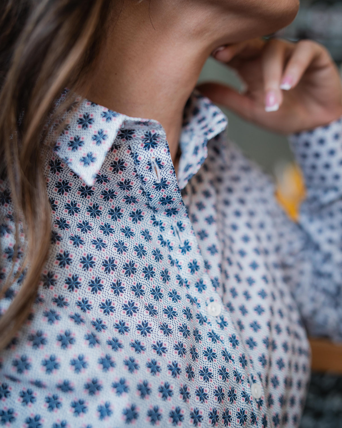 Stretch-Bluse SOPHIE mit Schneeflocken-Print in Rosa/Blau (Art. 2243D-S)