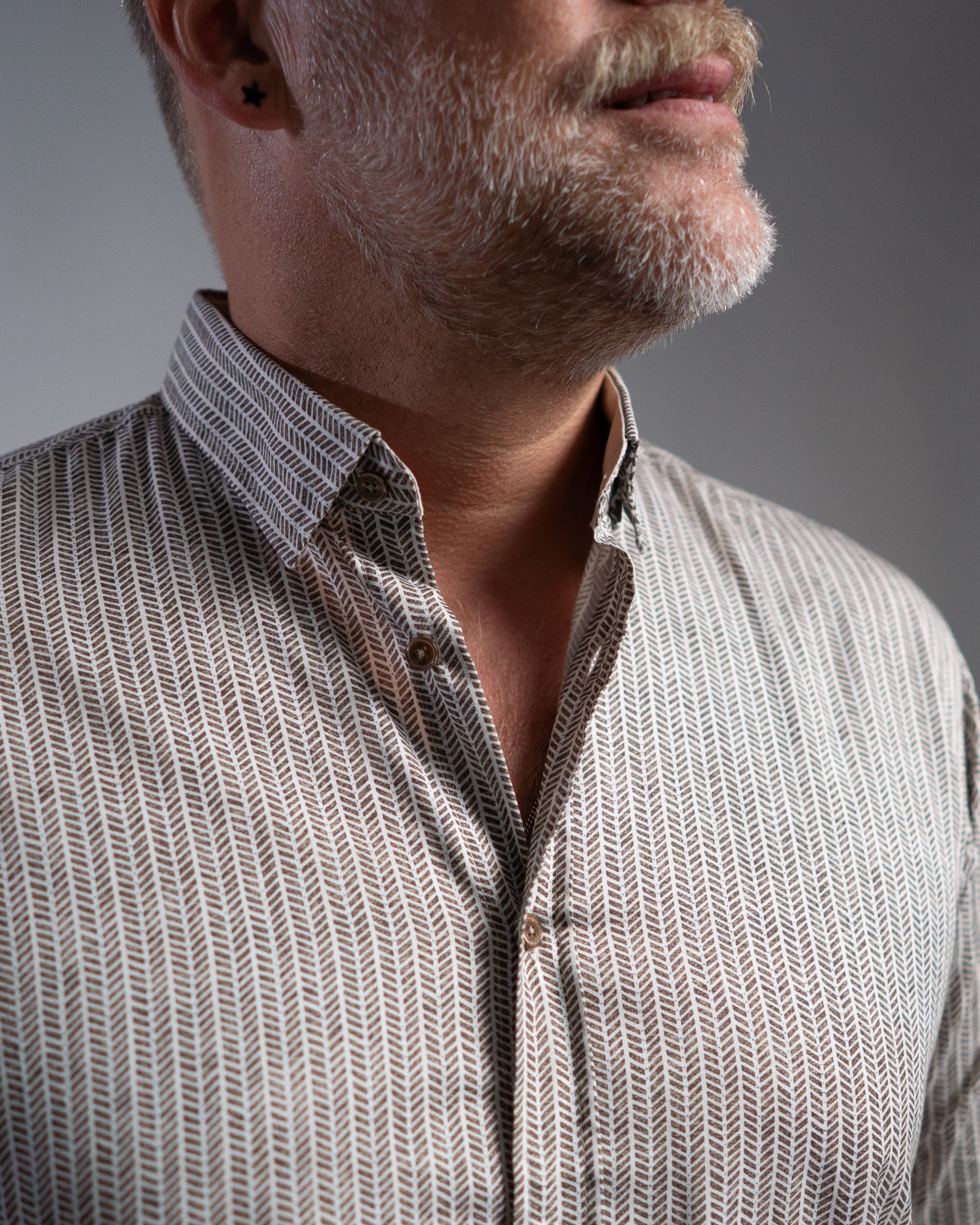 Casual shirt with graphic print in blue (Art. 2517-C)