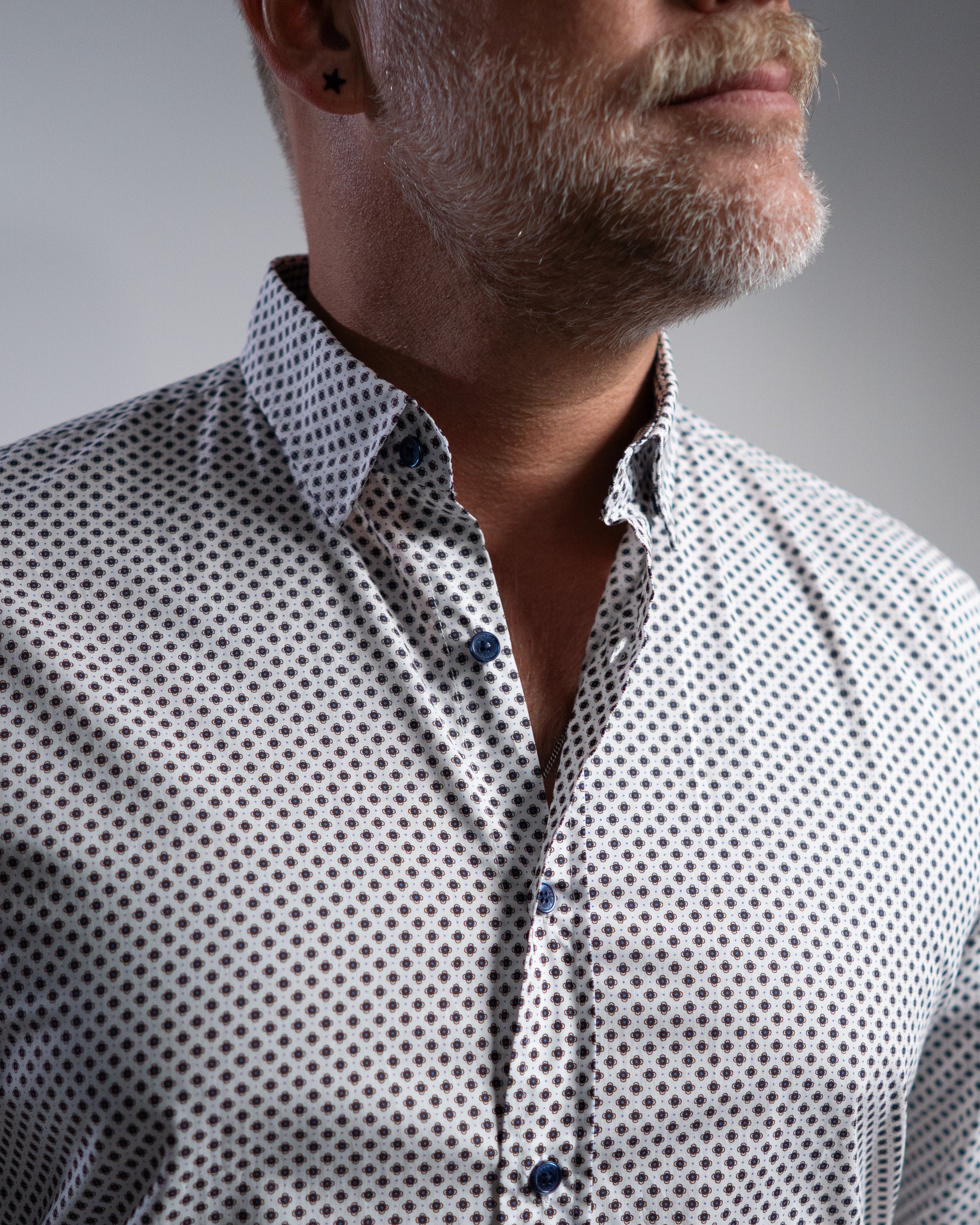 Casual shirt with minimal print brown/blue (Art. 2417-C)