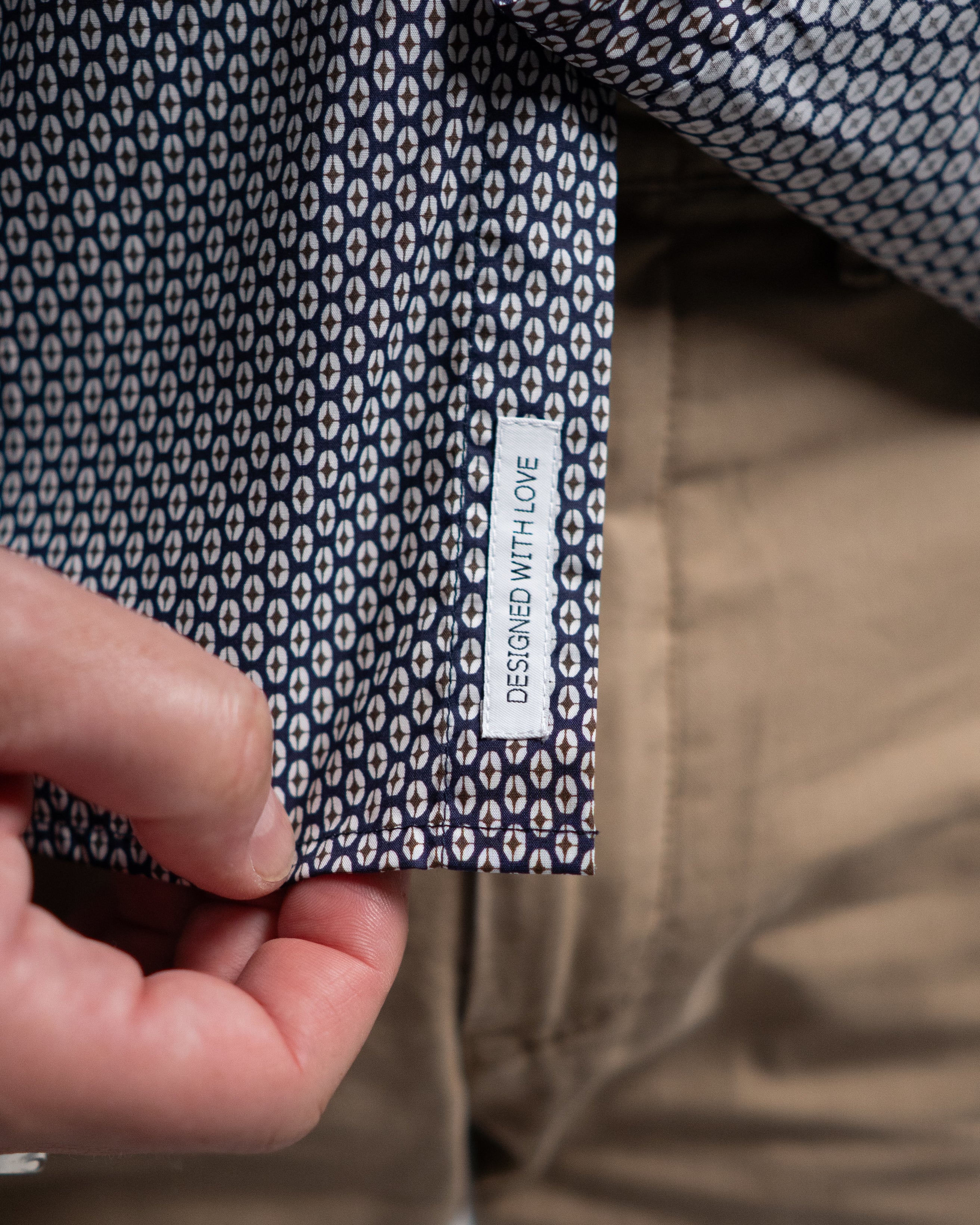 Casual shirt with minimal print blue/olive (Art. 2413-C)