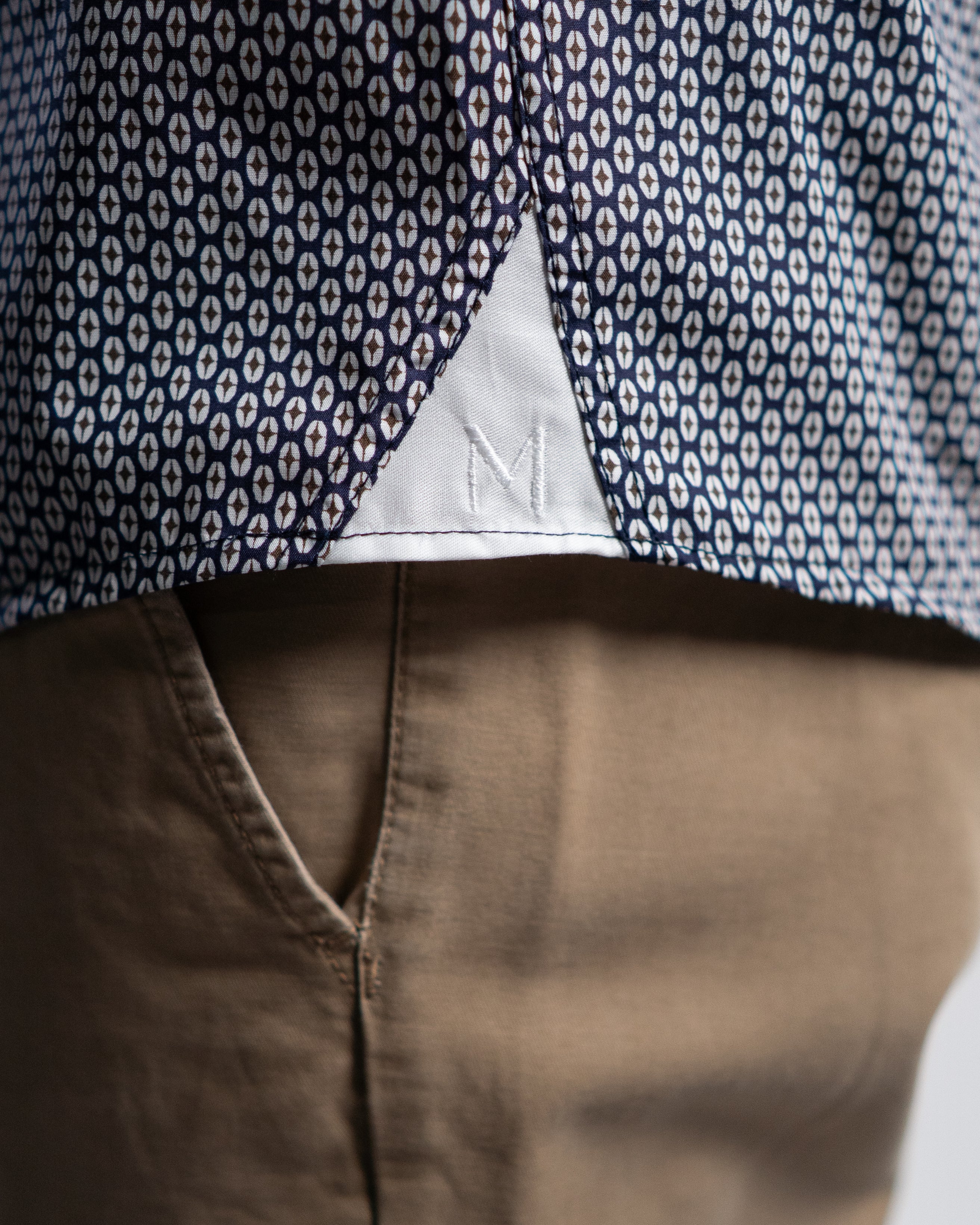 Casual shirt with minimal print blue/olive (Art. 2413-C)