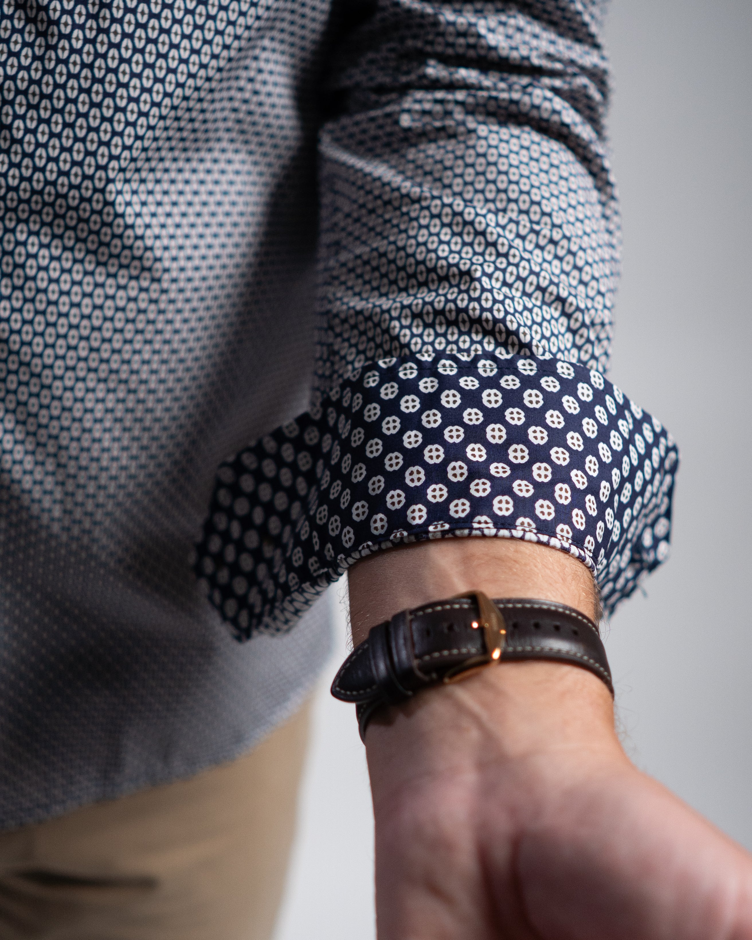 Casual shirt with minimal print blue/olive (Art. 2413-C)