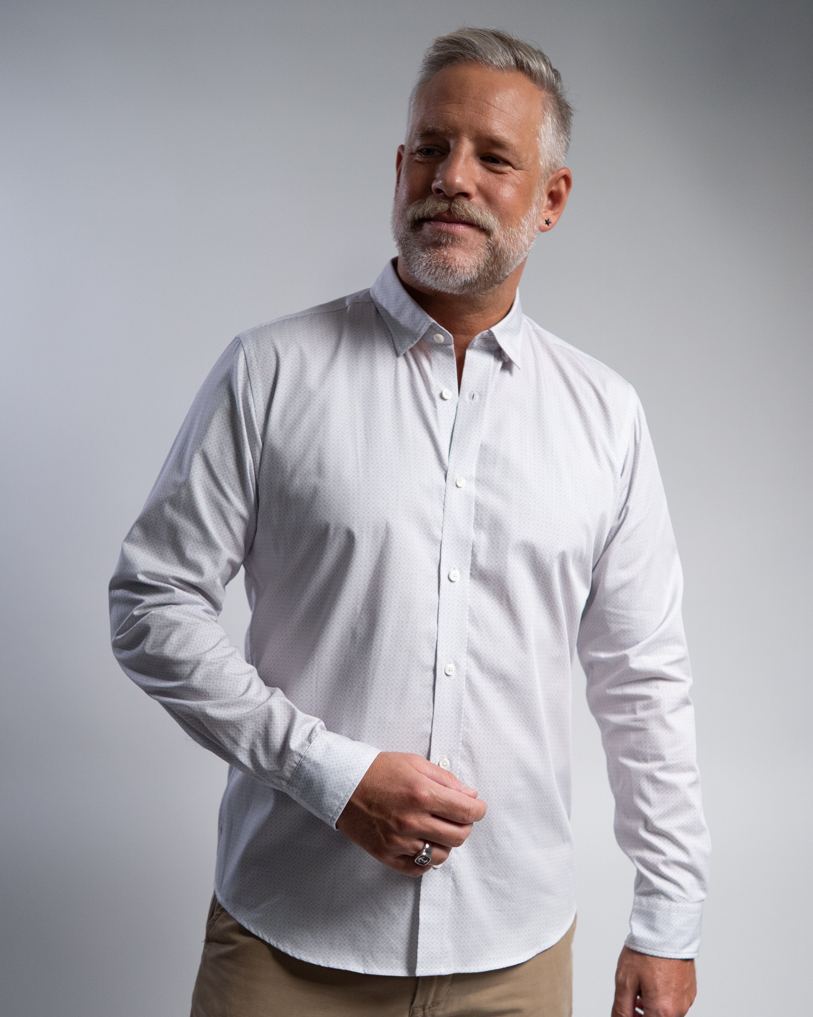 Chemise de loisir à motif graphique gris clair (art. 2240-C)