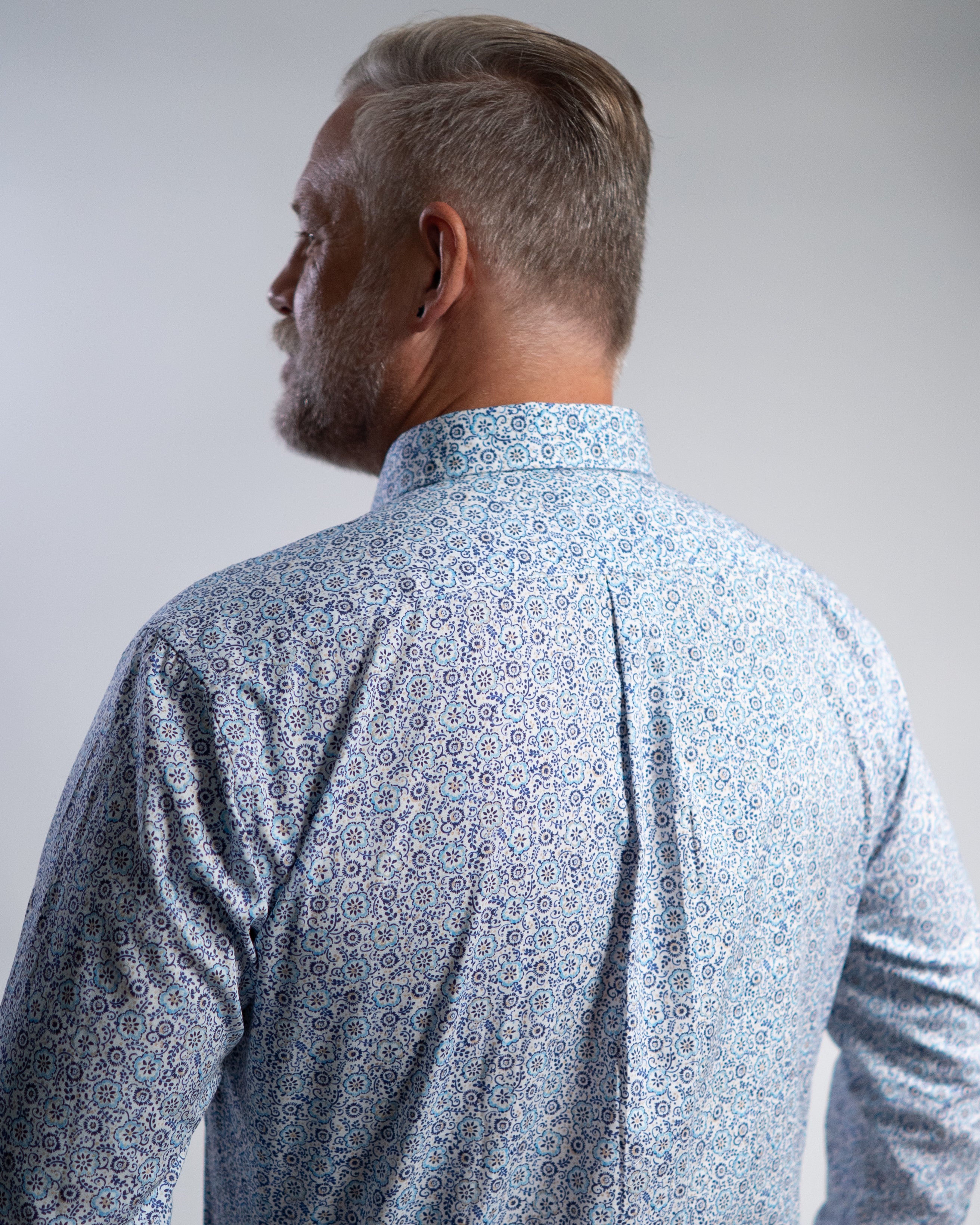 Casual shirt with floral print in blue (Art. 2502-C-KA)