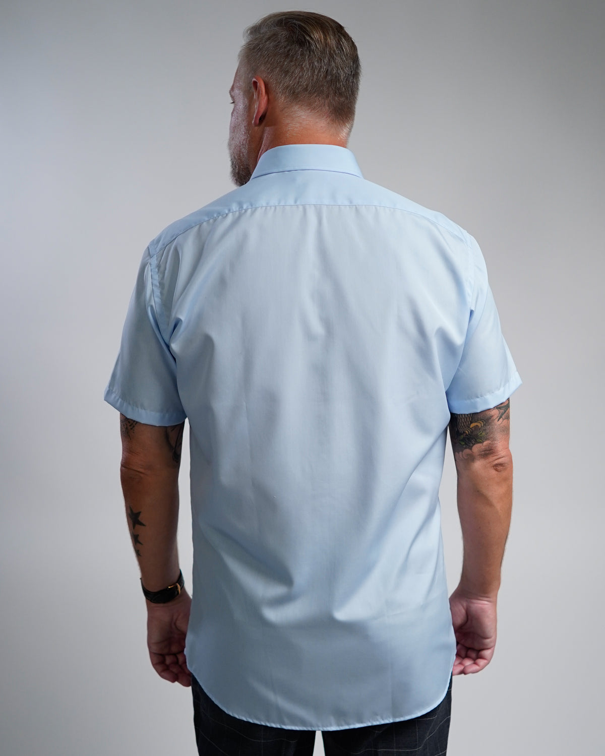 Non-iron business shirt light blue modern fit (straight cut / Art. 1002-M-KA)