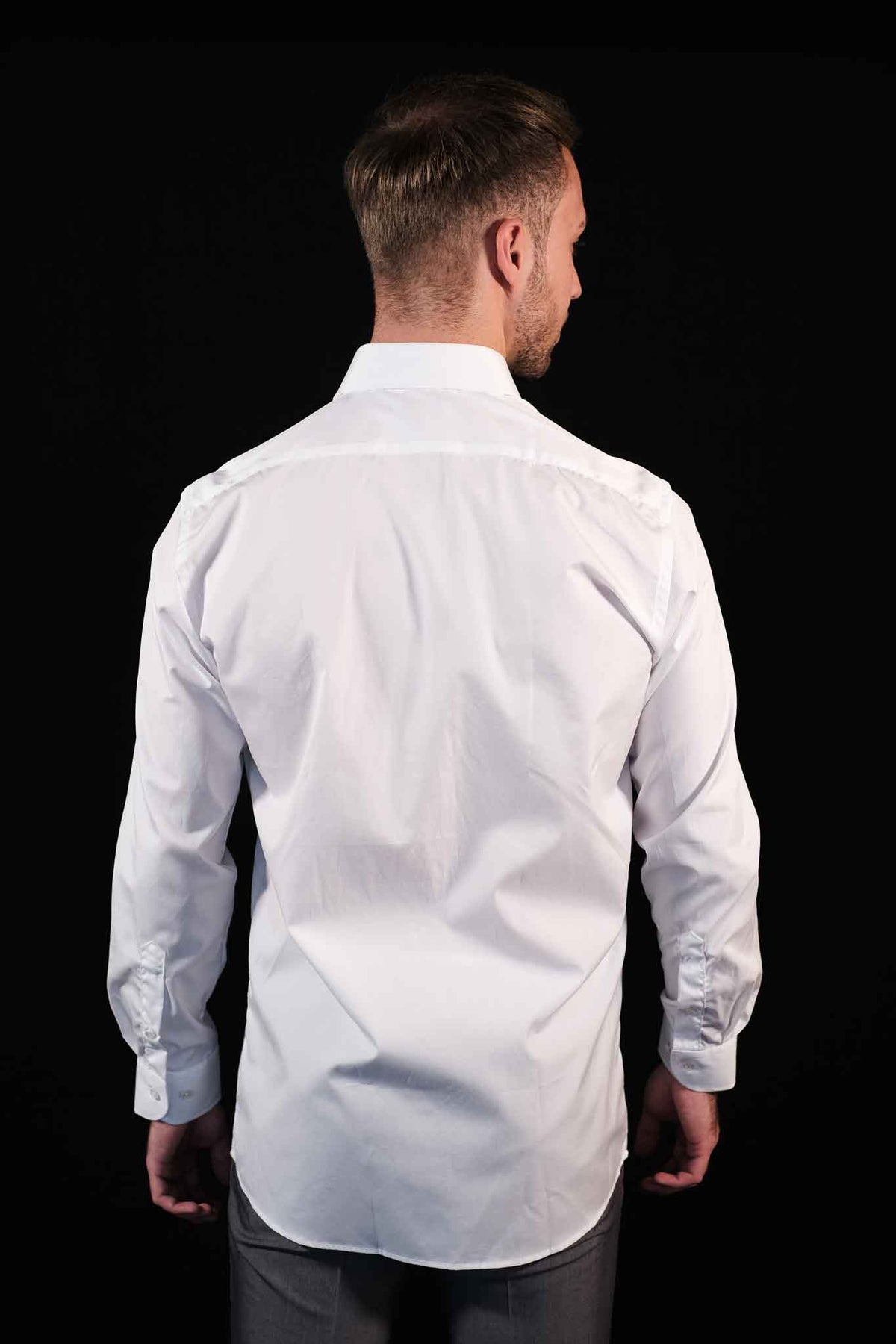 Chemise en sergé blanc de haute qualité Fitted (coupe étroite)