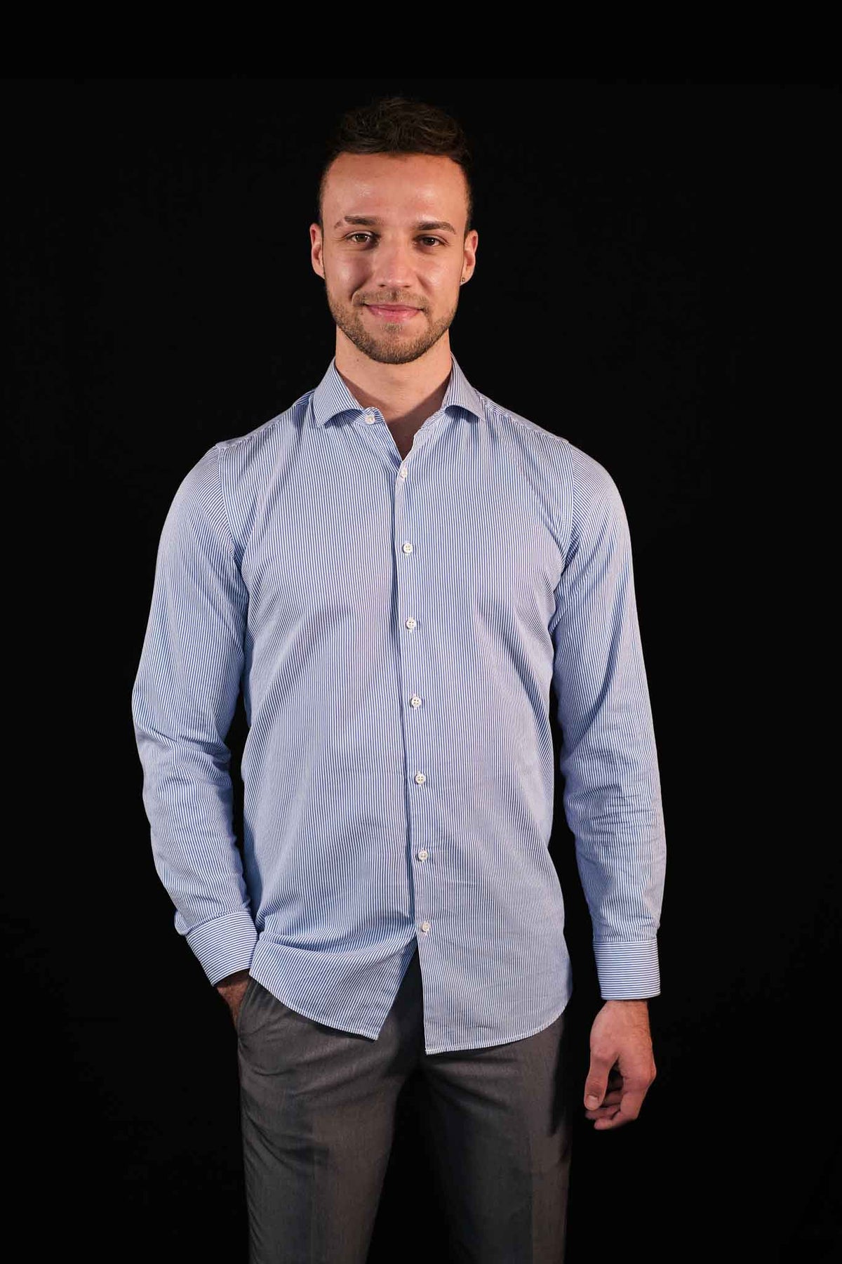 Chemise en sergé de haute qualité rayée bleu moyen Modern Fit (coupe droite)