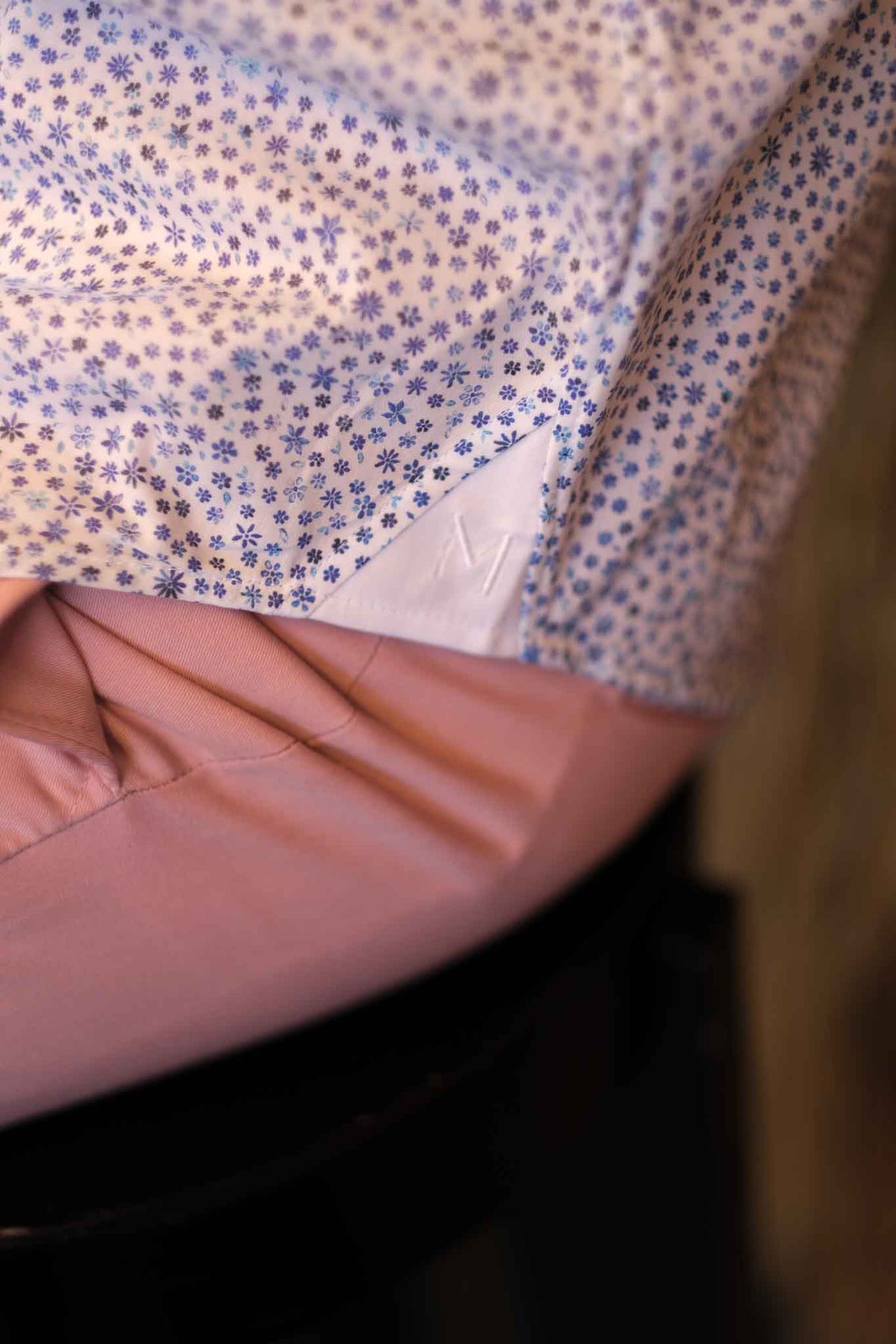 Casual shirt with floral pattern in blue/white (Art. 2218-C)