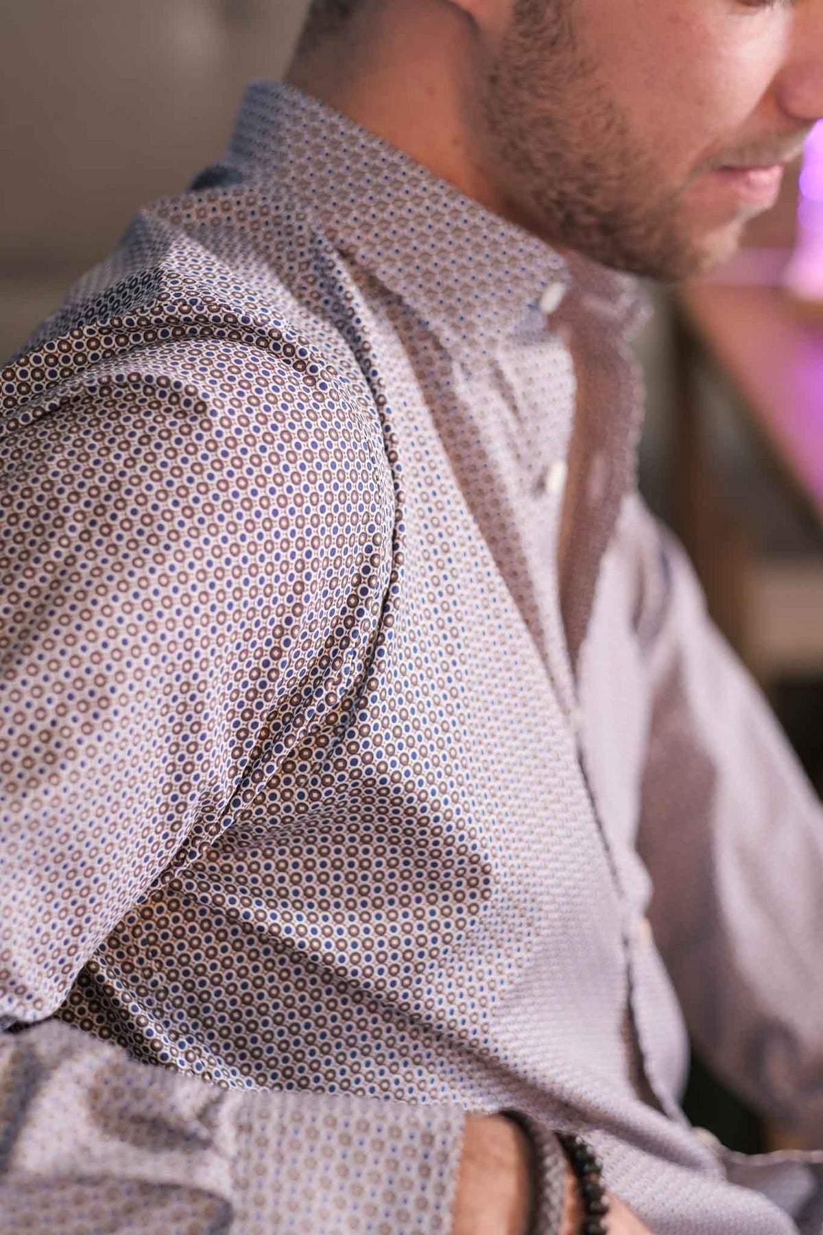 Casual shirt with graphic pattern in brown (Art. 2233-C)