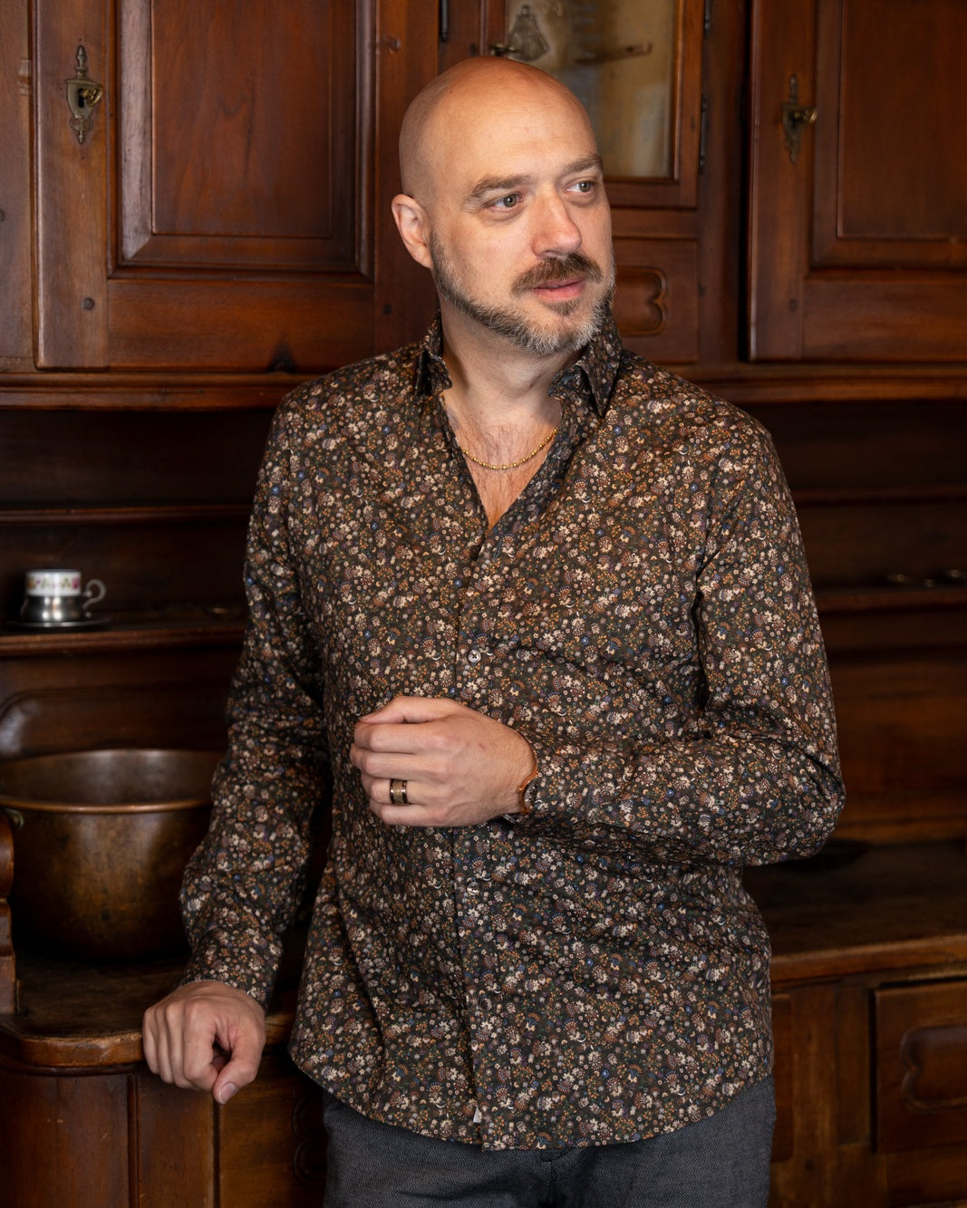 Casual shirt with floral print brown (Art. 2302-C)